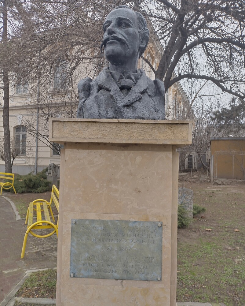 Нова плоча за паметника на Раковски в Тулча